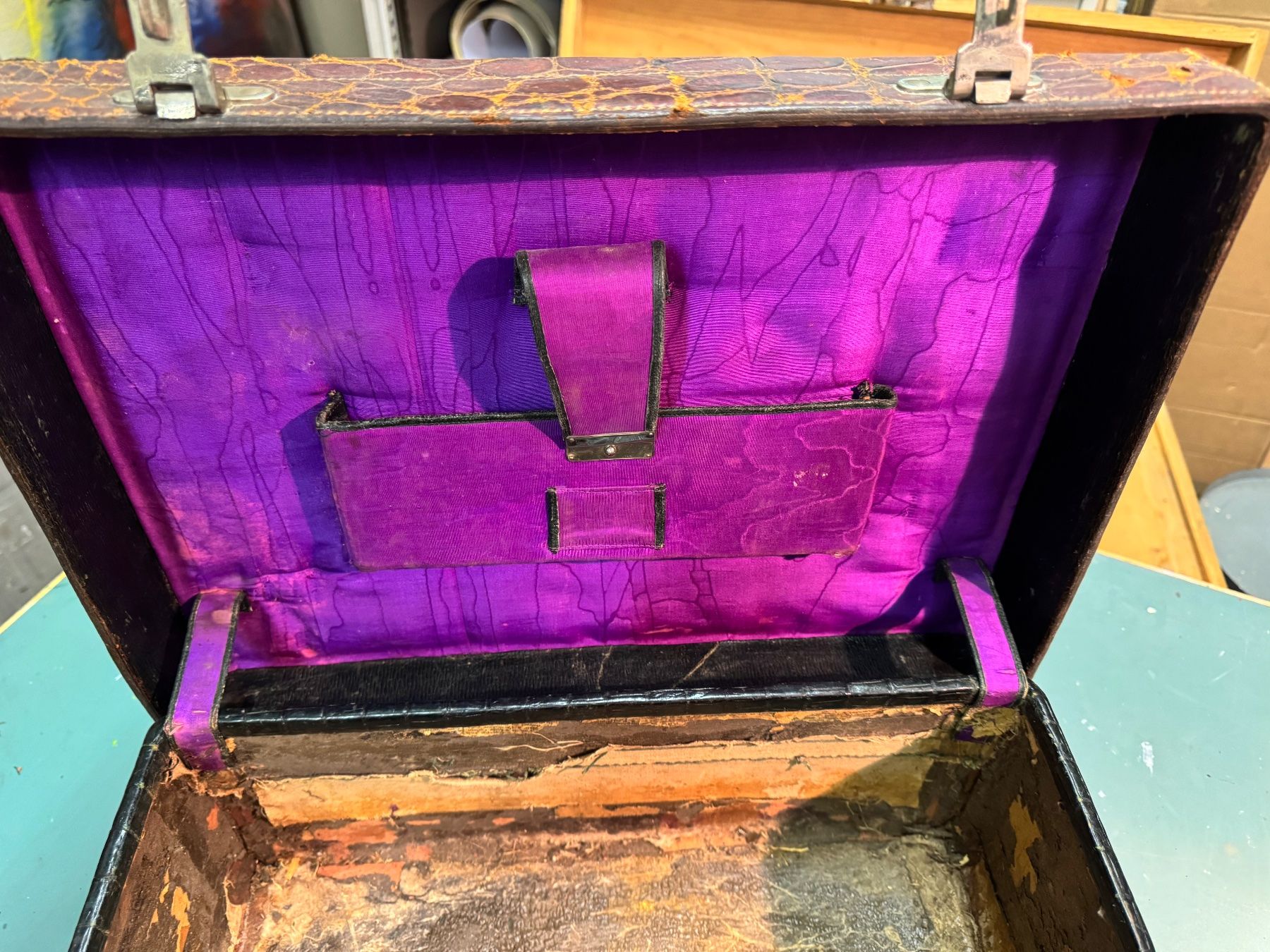 Reisekoffer: Valise en véritable cuir de crocodile ancien – Gebraucht aus Biel/Bienne von Philemon02 4