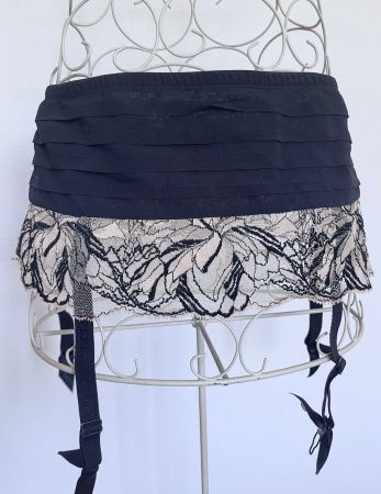 Stocking belt la Perla