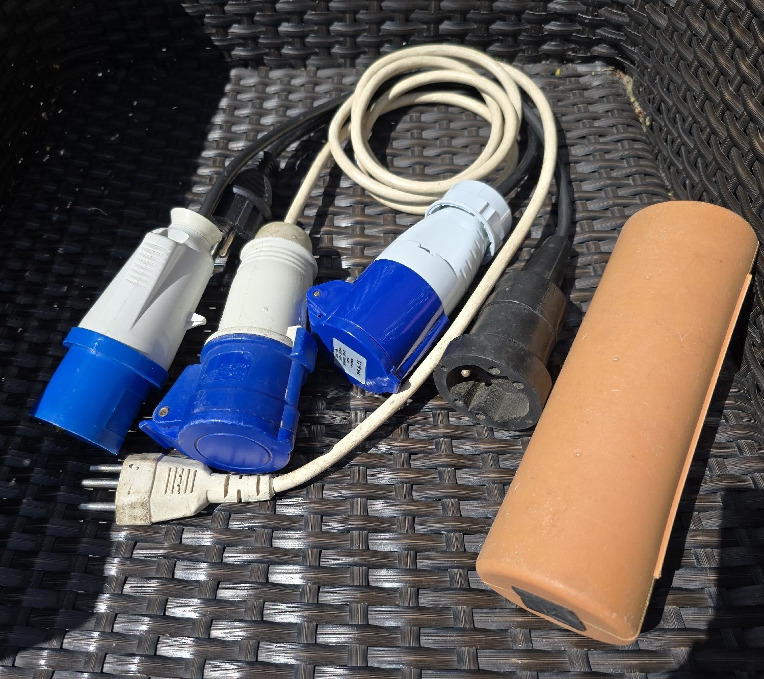 Kabel: 3 Camping Kabel – Gebraucht aus Walkringen von Vanuca