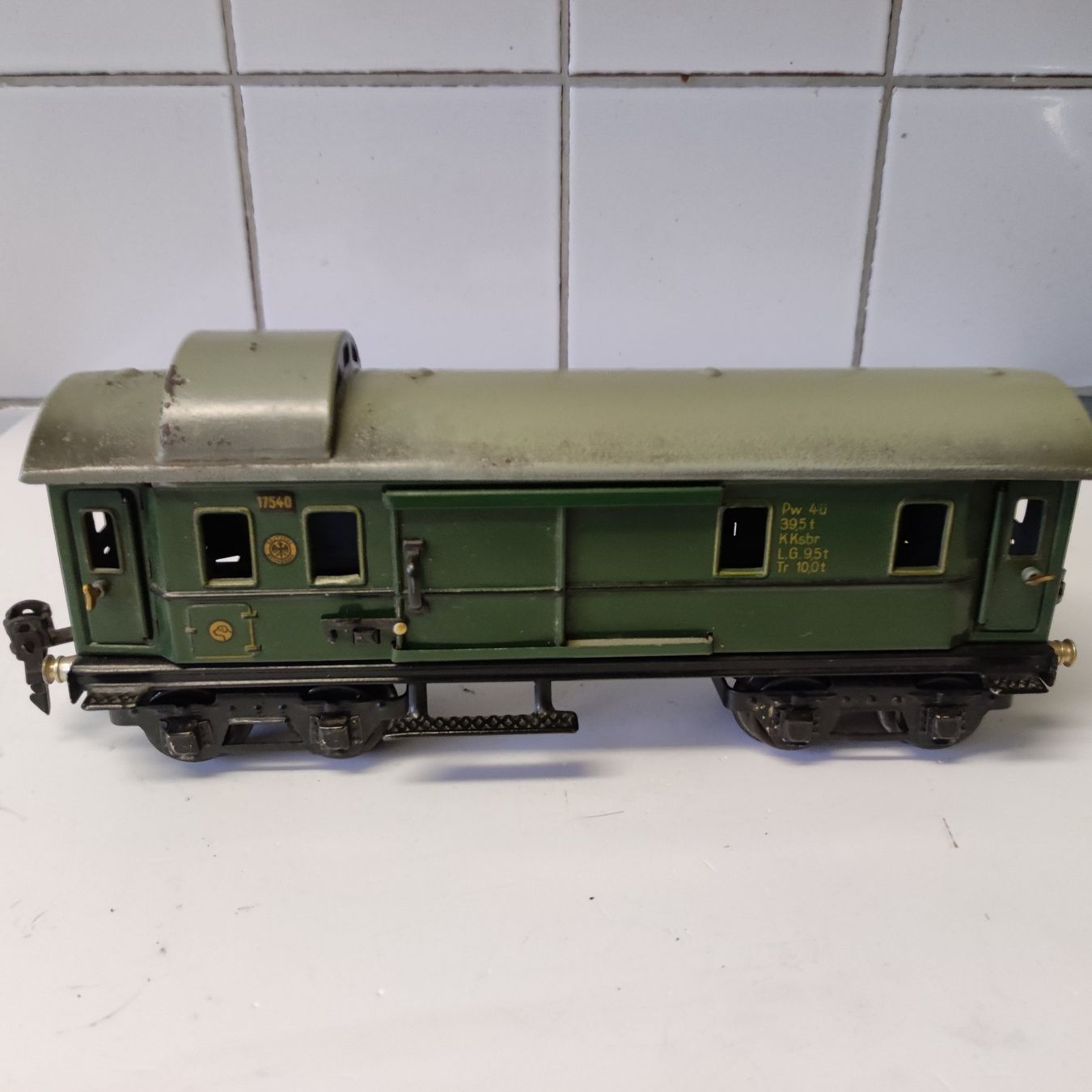 Märklin Modellini di ferrovie: MäRKLIN Gepäckwagen mit Reichsbahnemblem – Usato da Seuzach venduto da Loeckeli01 3
