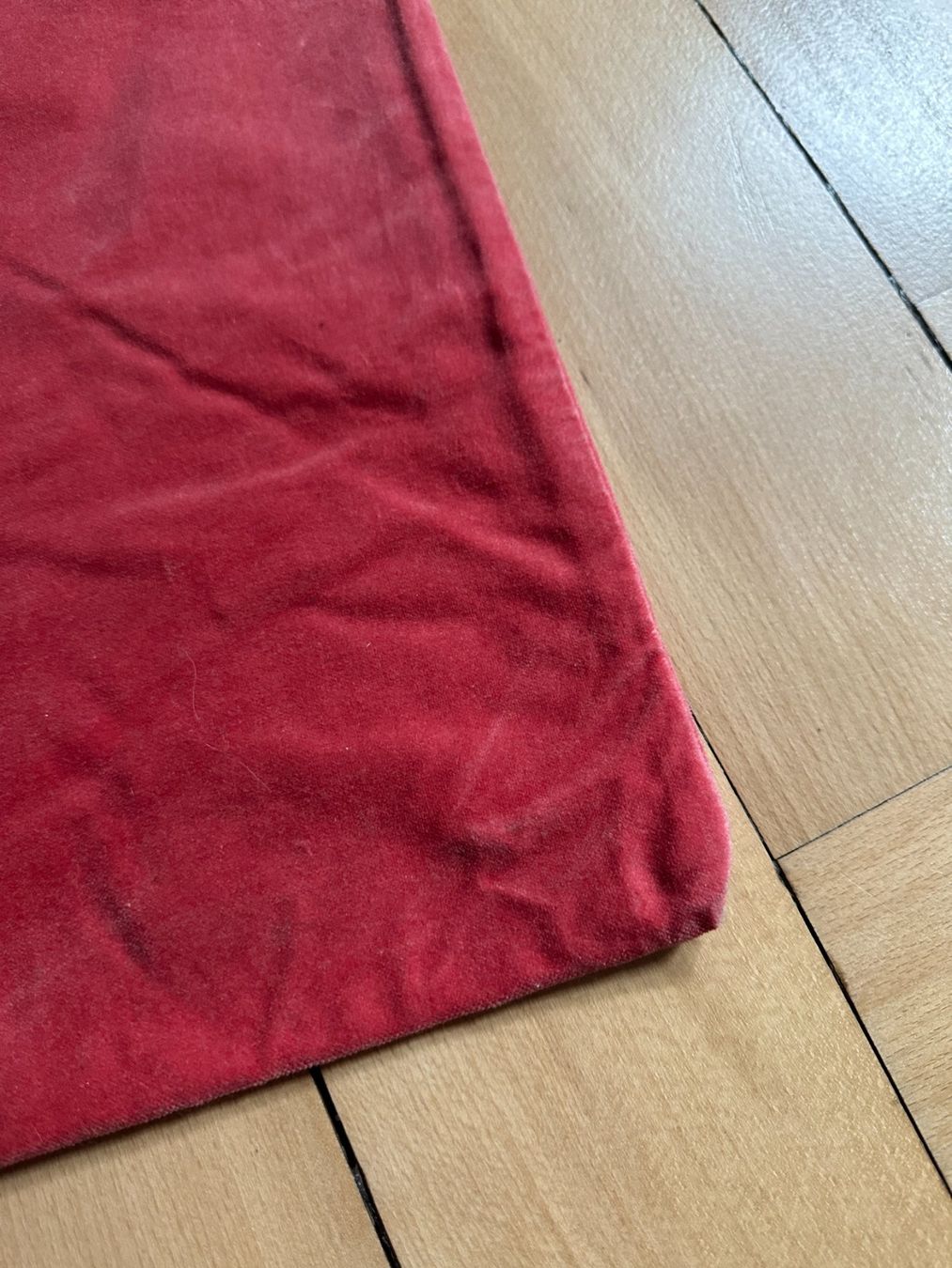 Ikea Kissen: IKEA - Samt Kissenbezug rot – Gebraucht aus Zürich von Diazaio 1