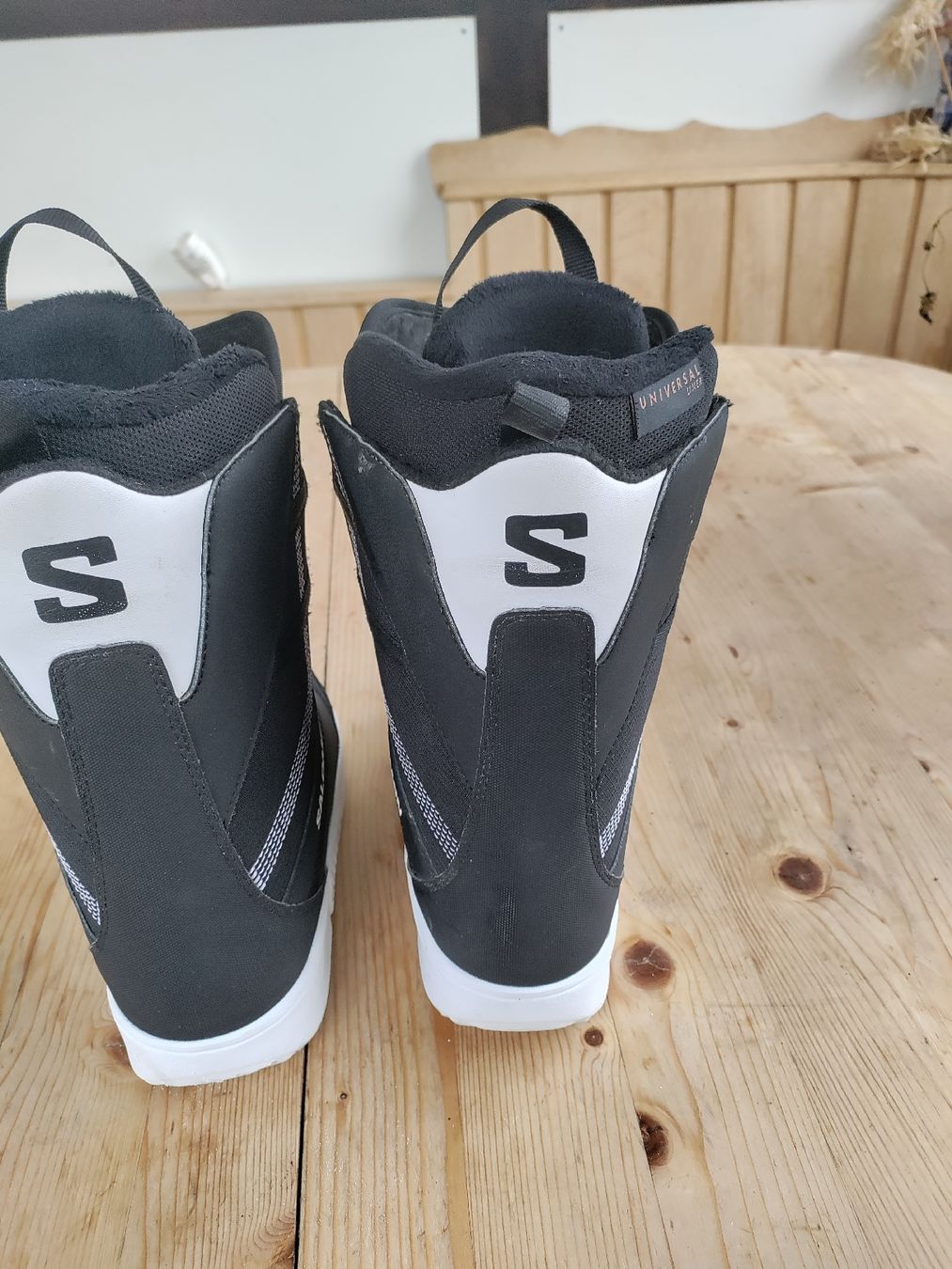 Salomon Scarpe per ragazzi: Salomon Snowboardschuh 35.5 – Usato da Schmitten FR venduto da Kgaston 2