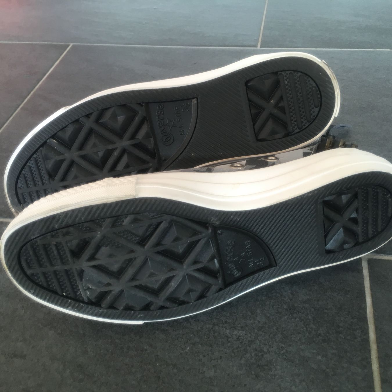 Converse Damenschuhe: Converse All Star Sneakers, Gr. 36 – Gebraucht aus Schlieren von cotopaxi06 3