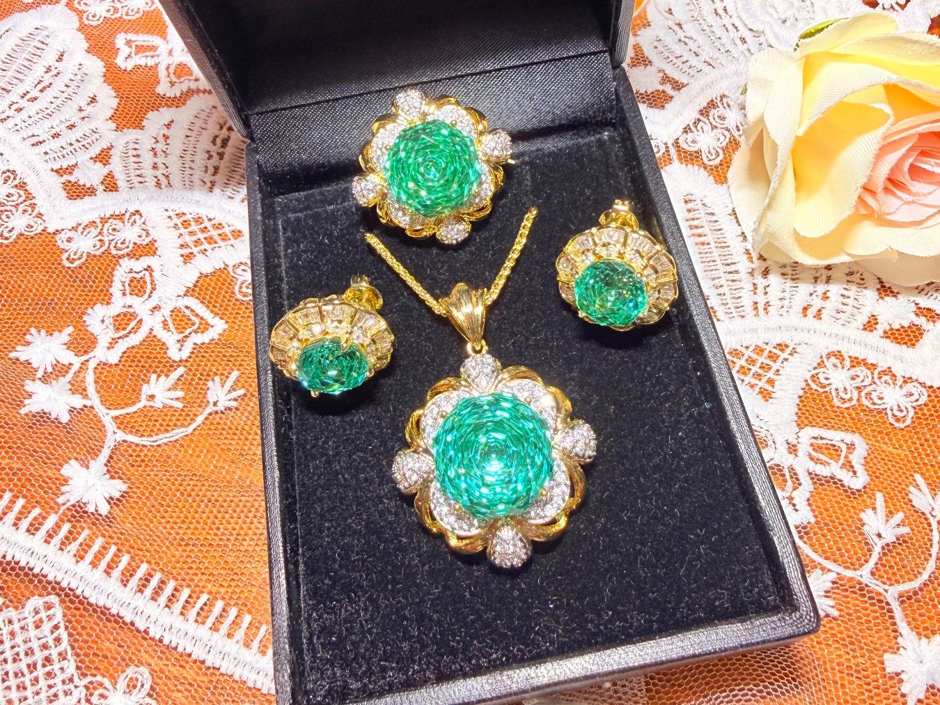 Sonstiger Schmuck: Ensemble bijoux or émeraude et diamants – Neu und originalverpackt aus St-Maurice von Sandrinette123 3