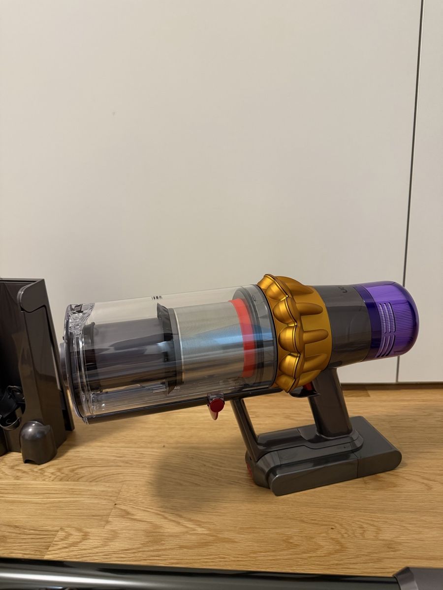 Dyson Aspirateurs & Accessoires: Dyson V15 detect absolute – D'occasion à Meyrin par SA_3006 1