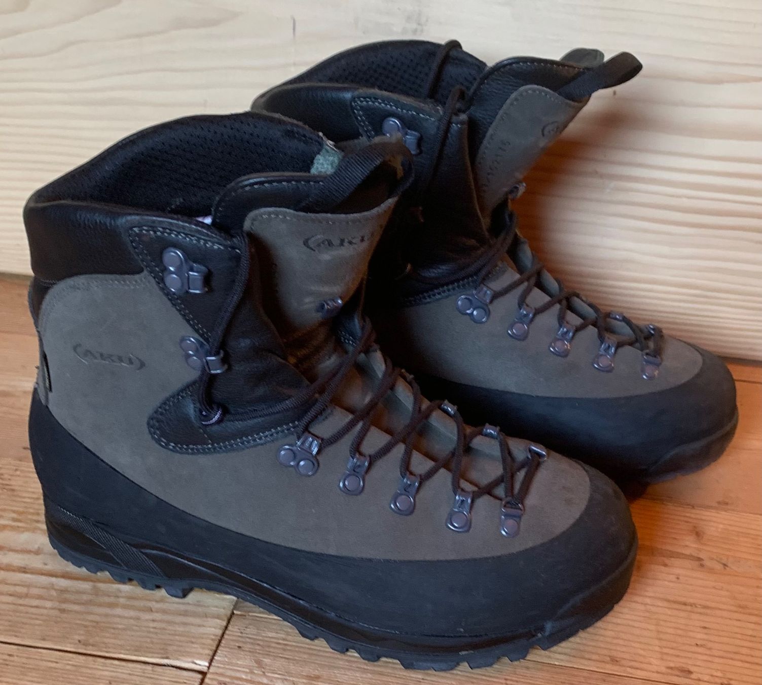 Aku Scarpe da uomo: Kampfstiefel KS 14 der CH Armee Grösse 45 – Nuovo (secondo la descrizione) da Goldingen venduto da Bergler012