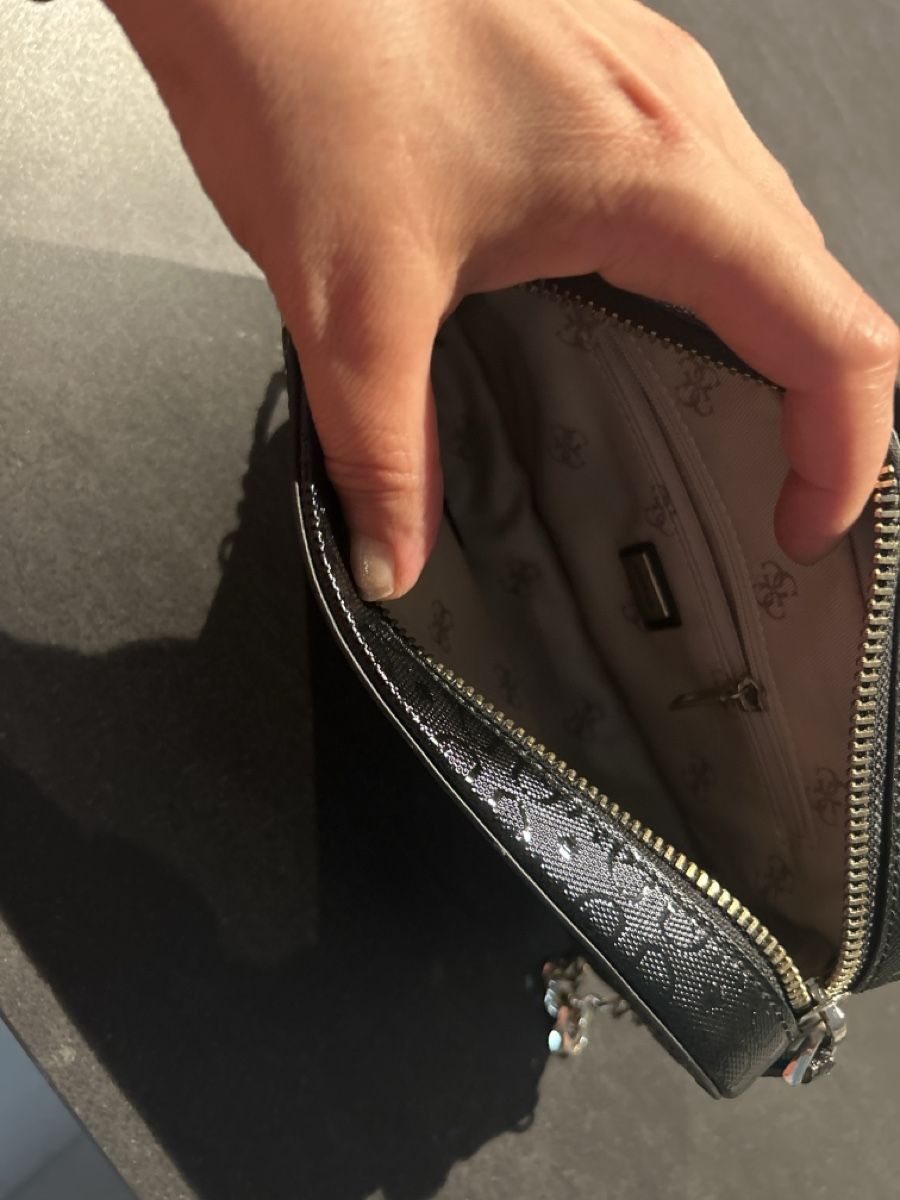 Guess Borse da donna: Guess Handtasche 👜  – Usato da Frick venduto da nikki09 1