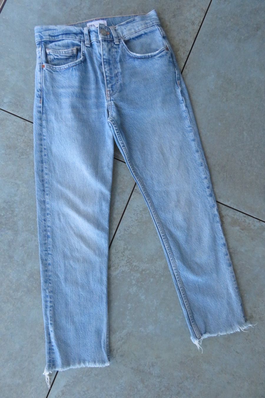 Zara Jeans: ZARA Jeans Grösse 34 – Usato da Wil ZH venduto da Tamagy