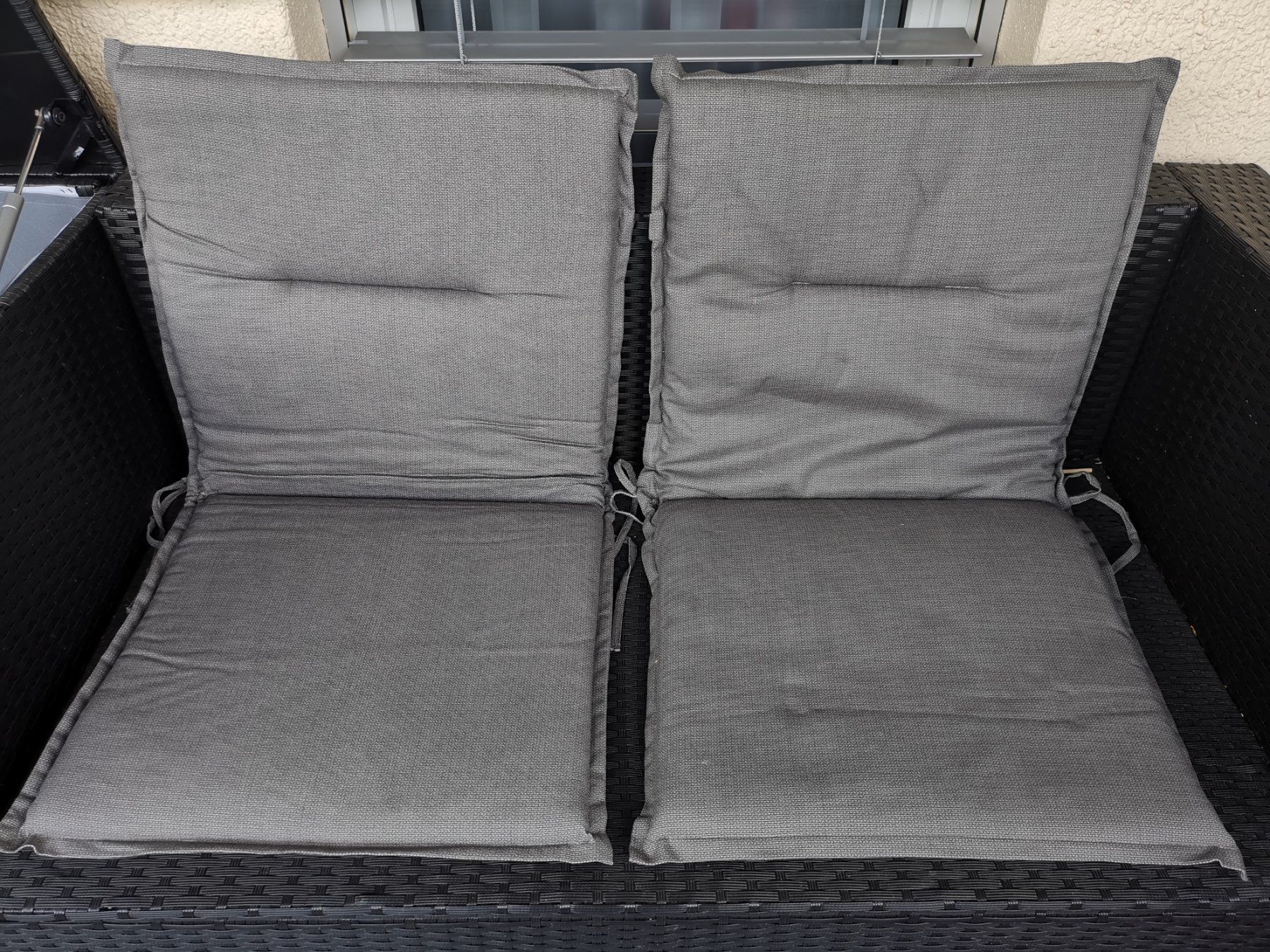 Set di tavolo e panche: Praktischer Gartentisch mit Stühlen – Usato da Eschlikon TG venduto da kri_5lb6 4