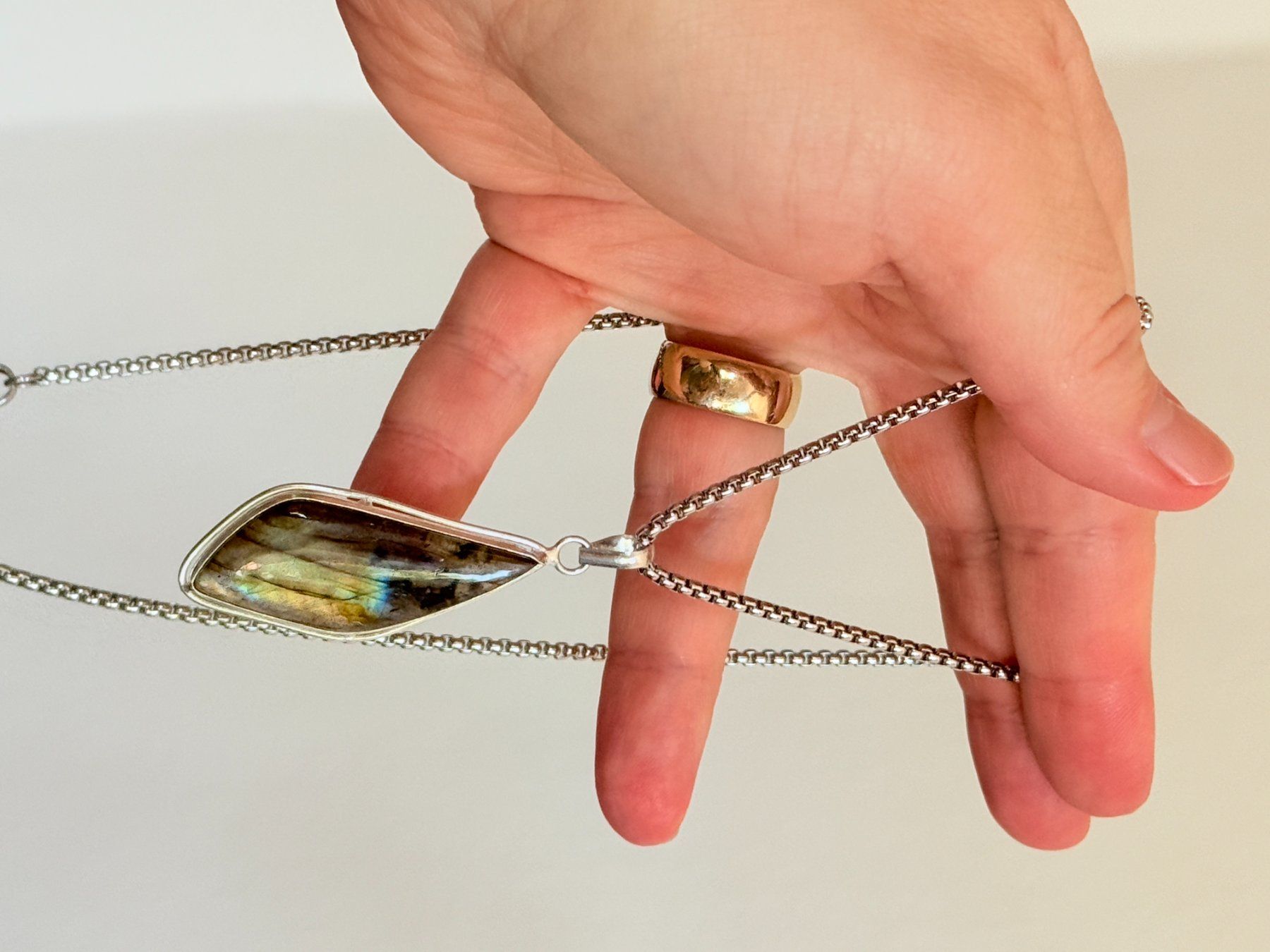 Catenine: Collier Labradorite - Élégance Naturelle ✨ – Nuovo e nell'imballaggio originale da Genève venduto da AWWA 1