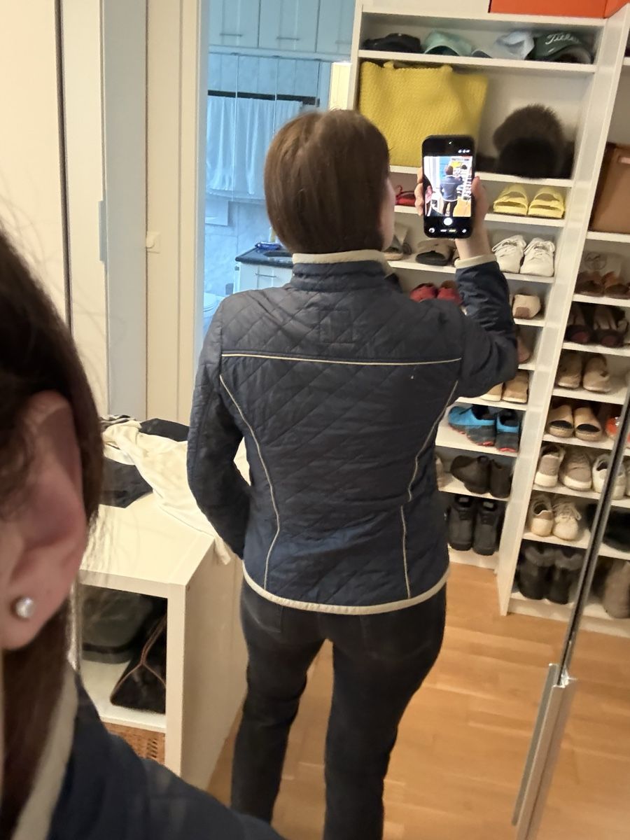 Max Mara Jacken: Weekend Max Mara Quilted Navy Jacket Size S - Spring/Summer – Gebraucht aus Küsnacht ZH von Helenassecondhand 3
