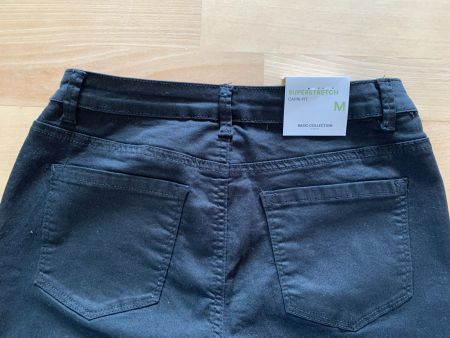 Chicoree 7/8 Hose in Gr. M, Schwarz, NEU