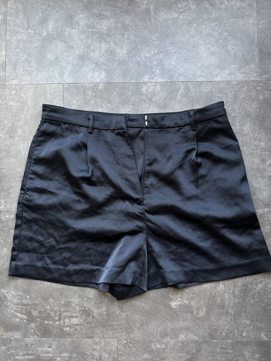 H&M Hosen: Suit Shorts - Shiny, elegante Hose – Gebraucht aus Zürich von forestF4iry