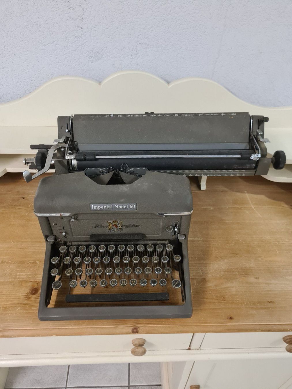Macchine da scrivere: Machine à écrire ancienne Imperial – Usato da Monthey venduto da 187-zeroo 1