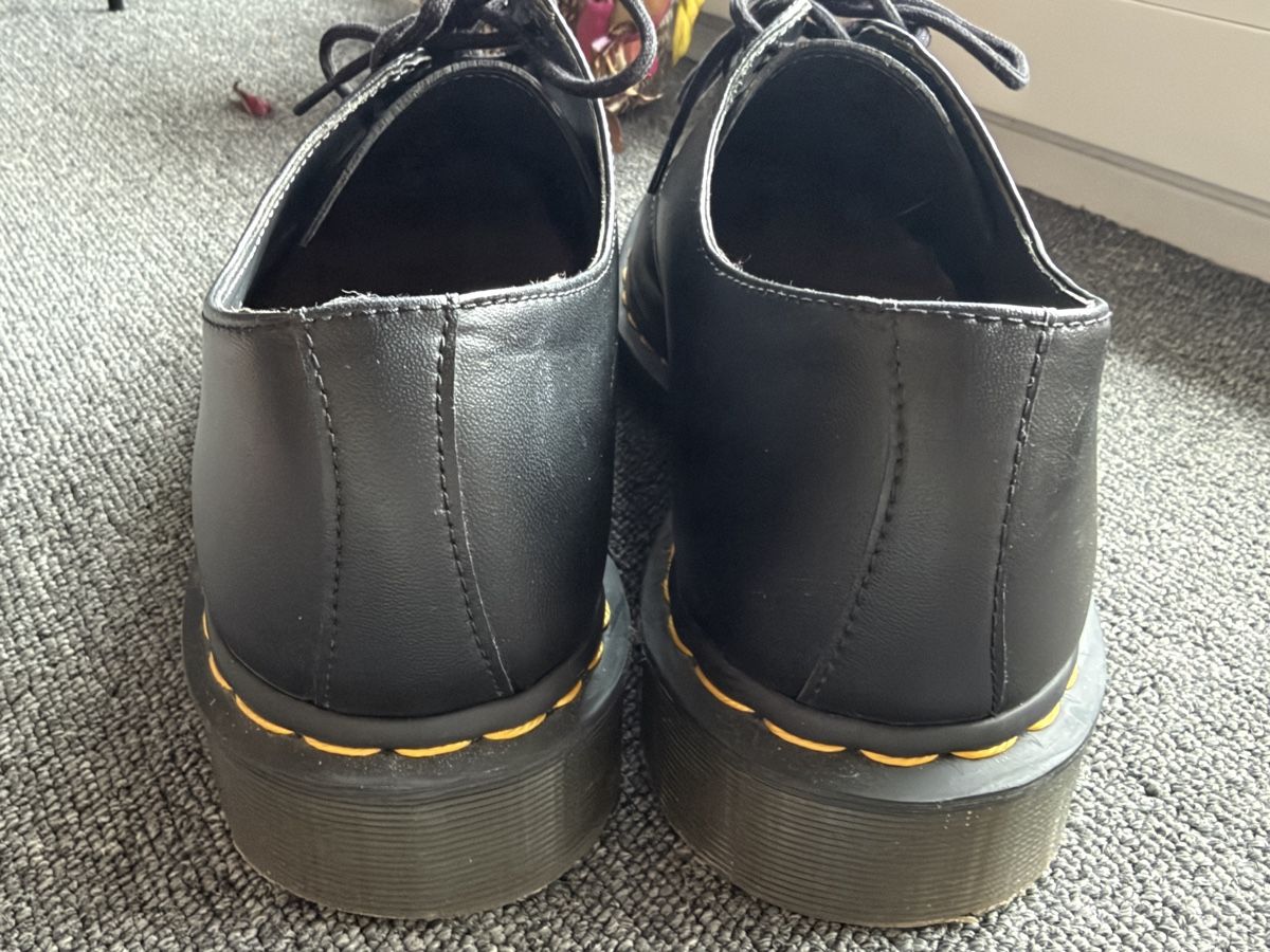 Dr. Martens Scarpe da uomo: Chaussures Dr. Martens noir taille 45  – Nuovo (secondo la descrizione) da Bulle venduto da LeMoleson 2