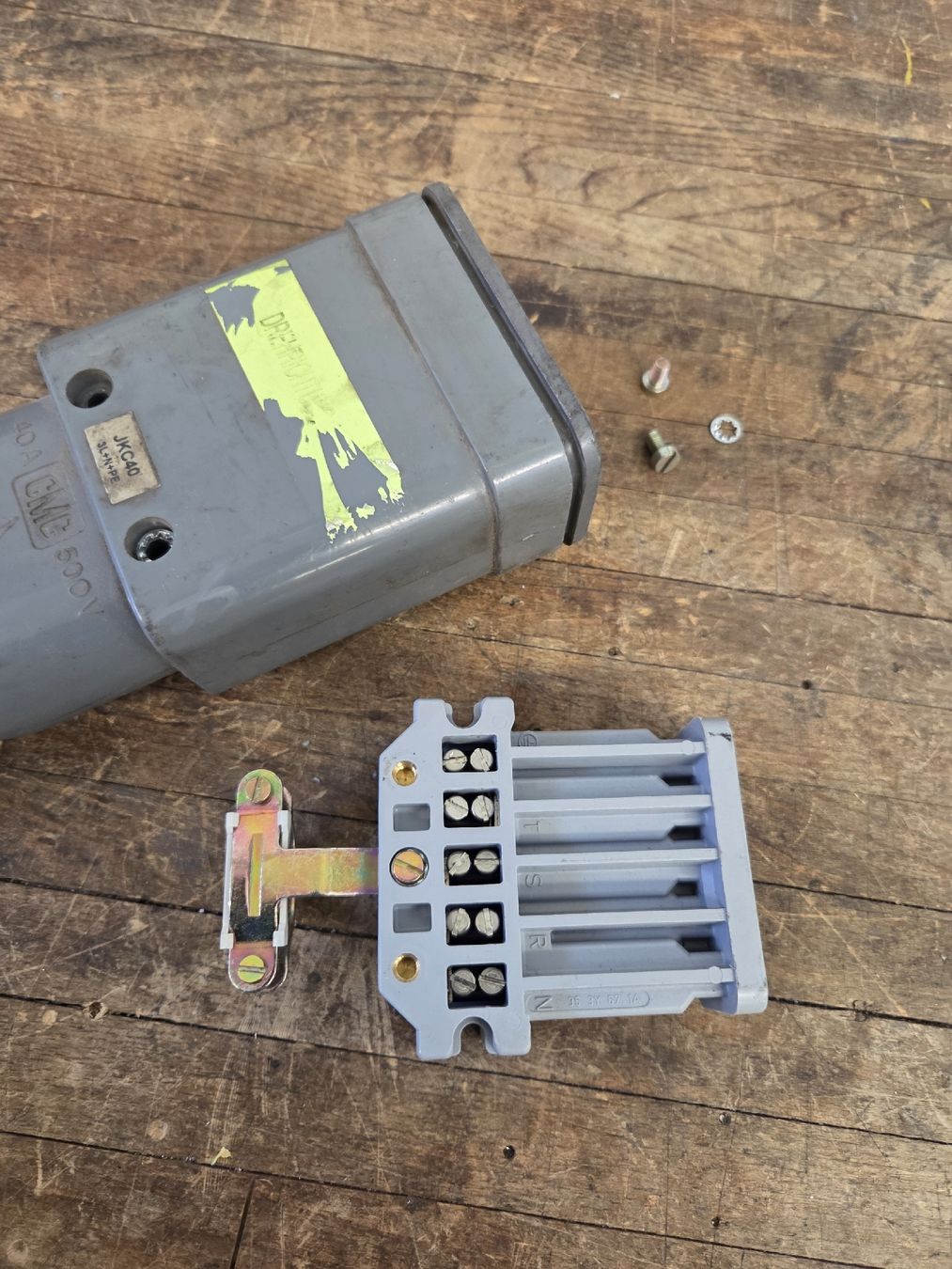 Stecker: J40 Steckdose und Kupplung – Gebraucht aus Unterschächen von Fixu86 3