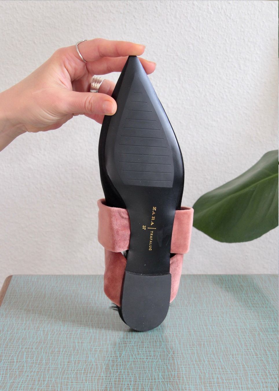 Zara Scarpe da donna: Satin Slides von Zara – Nuovo (secondo la descrizione) da Buchs AG venduto da shoplio 4