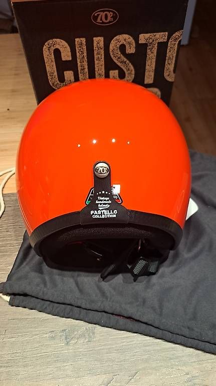 Caschi & visiere: 70s Helm Rot Vintage – Usato da Einsiedeln. venduto da Micci-Monday 1
