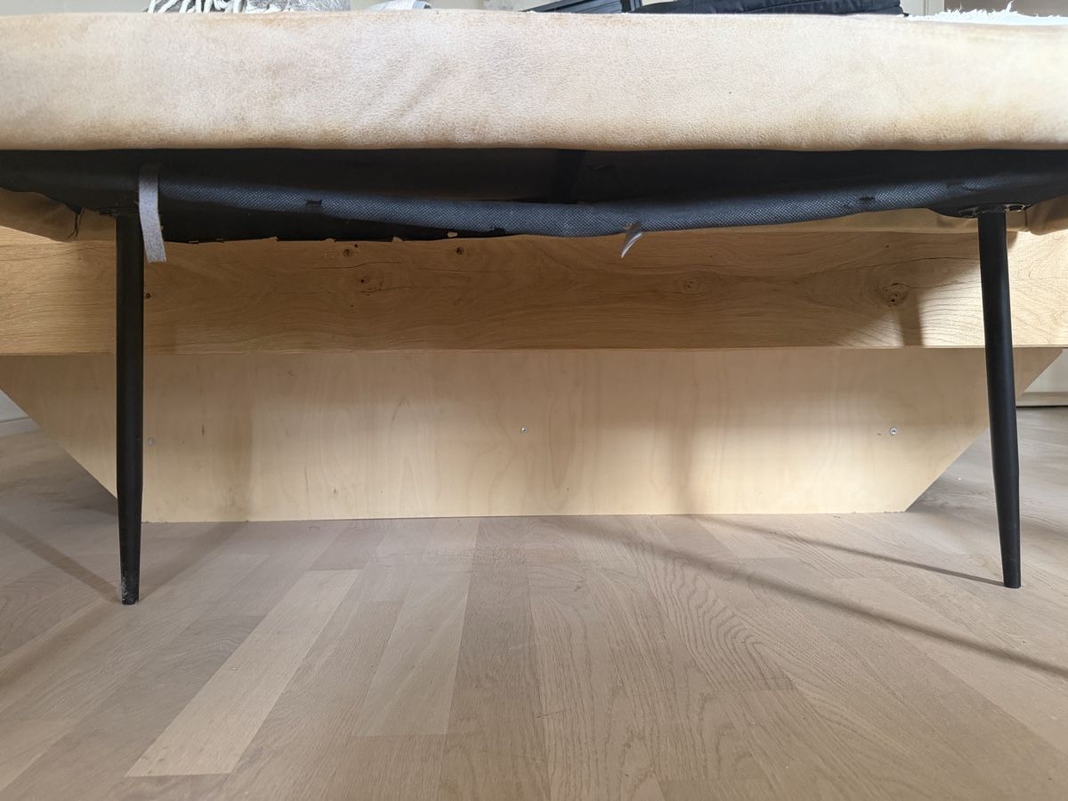 Panchine: Bank beige mit schwarzem Fuss  – Usato da Stäfa venduto da Kianapahlke 2