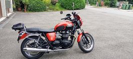 Verkaufe meine Triumph Bonneville SE 900 aus erster Hand.