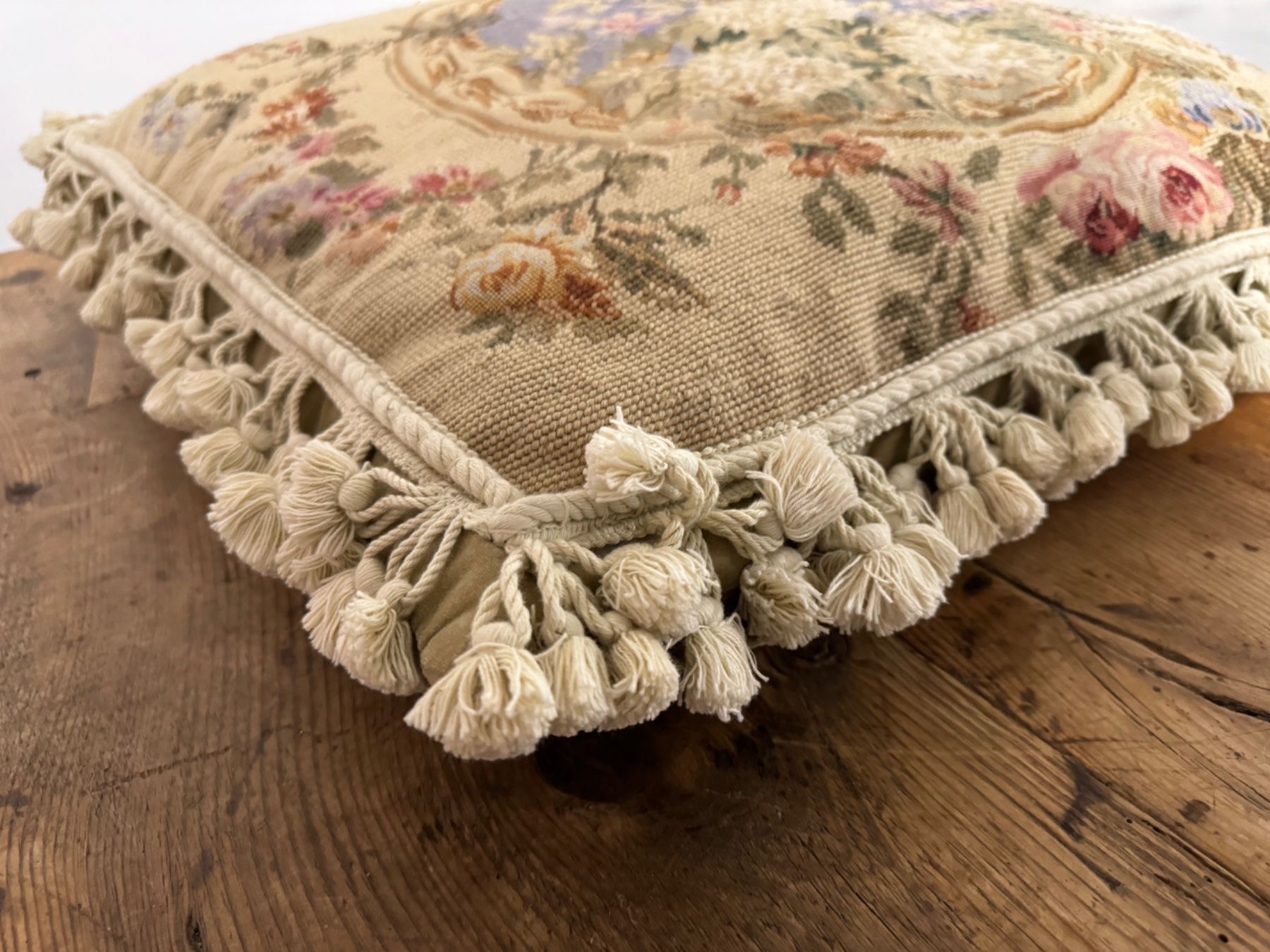Cuscini: French Victorian Rosas Drape Floral Pillow Set – Usato da Gsteig b. Gstaad venduto da Auctionly 8