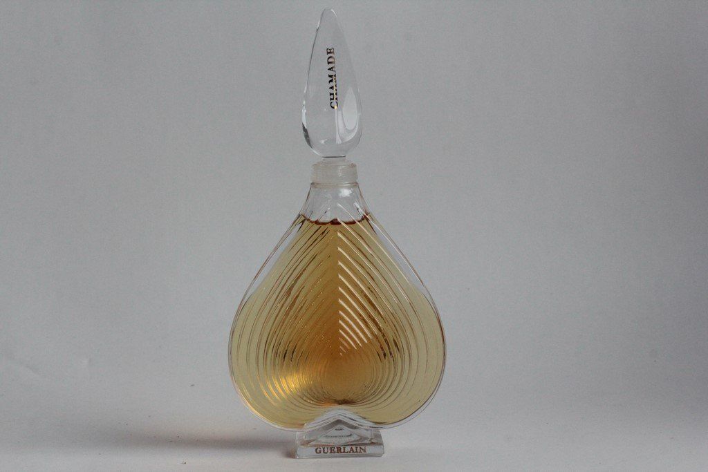 Guerlain Profumi & Eau de Toilette: GUERLAIN Flacon de parfum Chamade 1969 – Usato da Vandoeuvres venduto da Dom-Tom