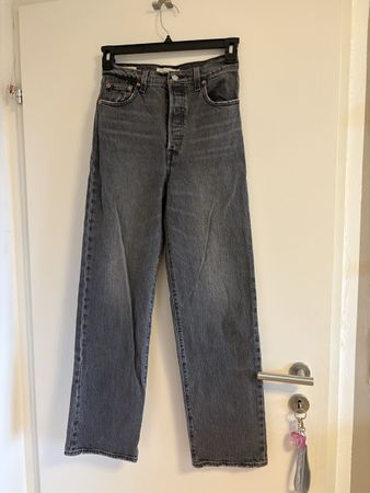Levi's Ribcage Straight Ankle Jeans