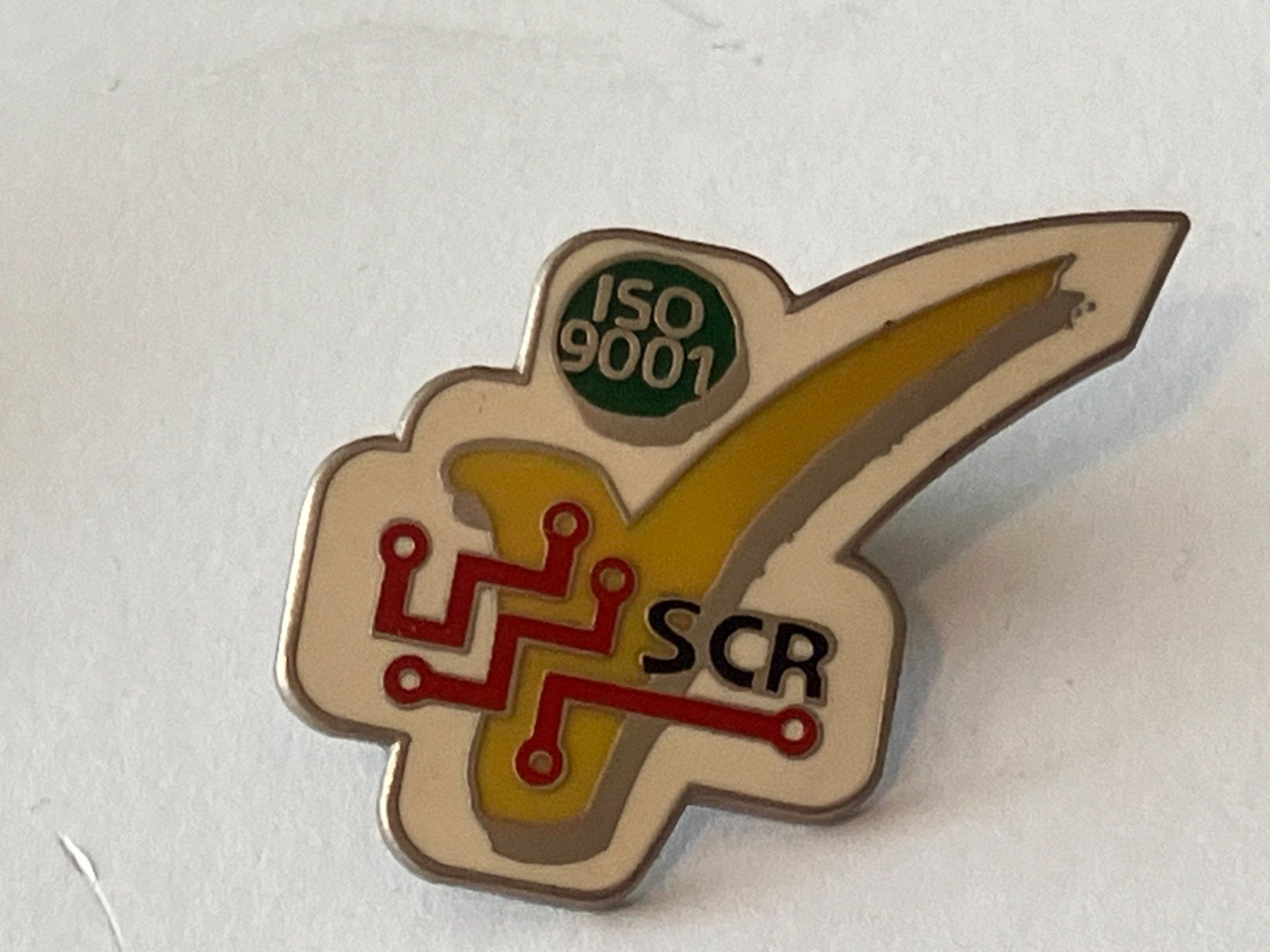 Placchette & Badge: 1 Pin SCR ISO 9001 – Usato da Basel venduto da djwwpp