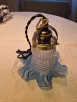 Petite lampe ancienne en verre et laiton