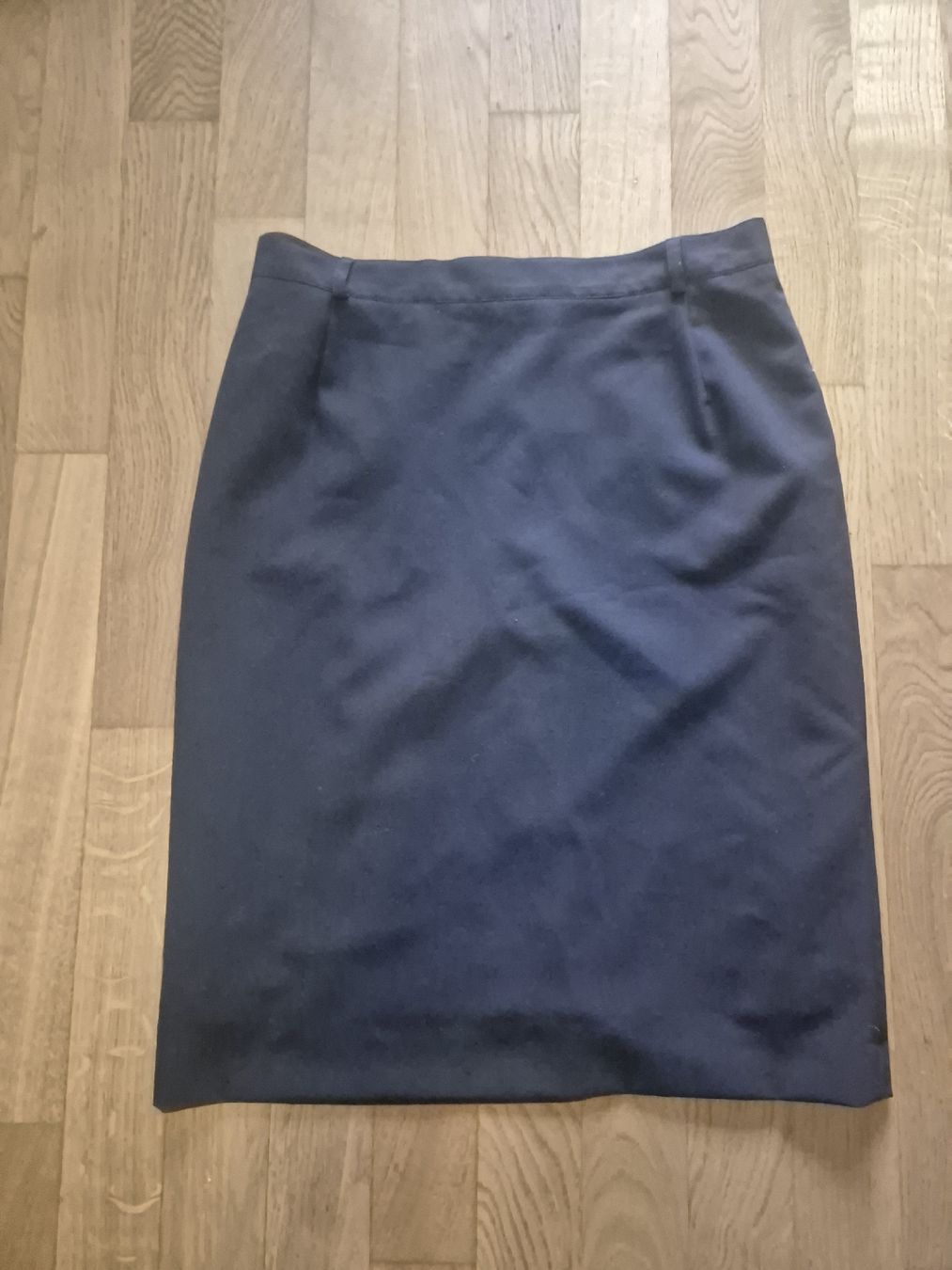 Gonne: Navy Blue Pencil Skirt - size 40 – Usato da Basel venduto da and_zvv7