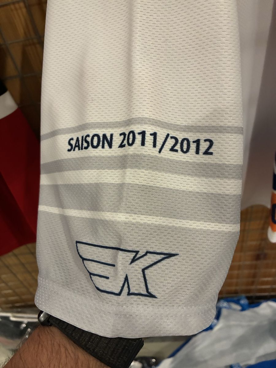 Nike Maillots de corps & Pantalons: Eishockey Trikot XL Saison 2011/2012 Ochsner PostFinance – Neuf avec emballage d'origine à Zürich par Msirco 2