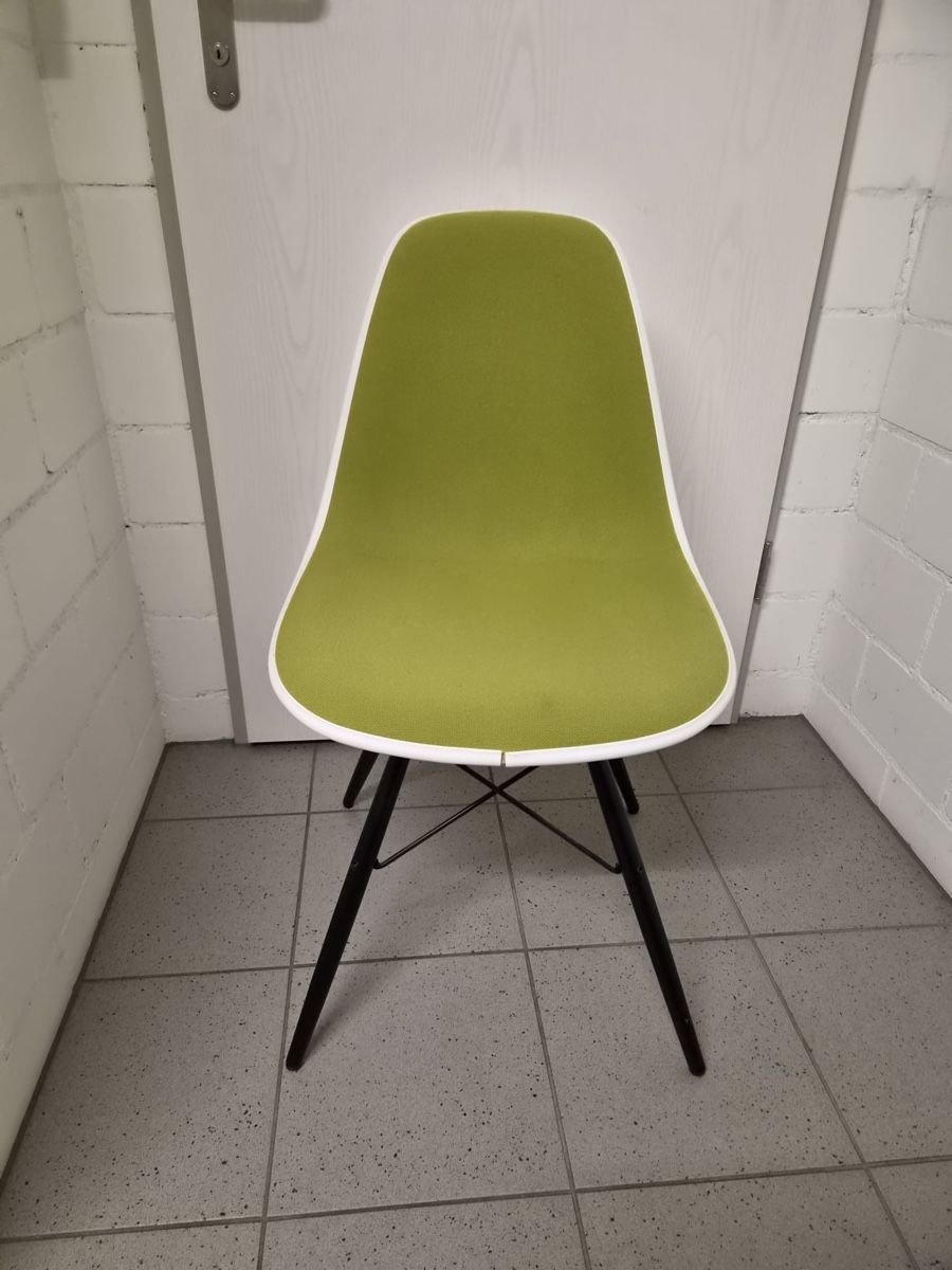 Vitra Chaises: Vitra Eames Plastic Side Chair DSW – Neuf (Voir description) à Rotkreuz par kte_y7fs