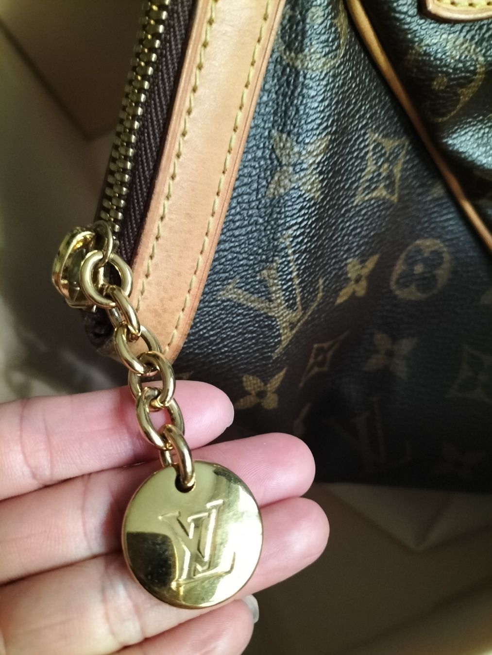 Louis Vuitton Borse da donna: Louis Vuitton Monogram Tivoli GM - Excellent Condition! – Usato da Grand-Lancy venduto da starfish1980 6
