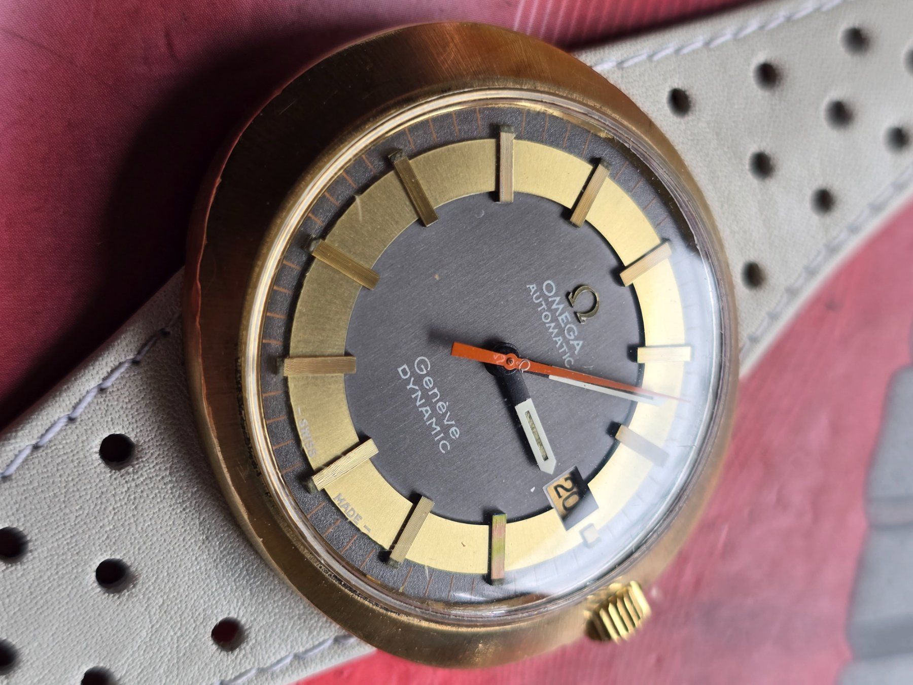 Omega Orologi: 52 Omega Geneve Dynamic  Automat Date Bulleye – Usato da Muri AG venduto da Corredor