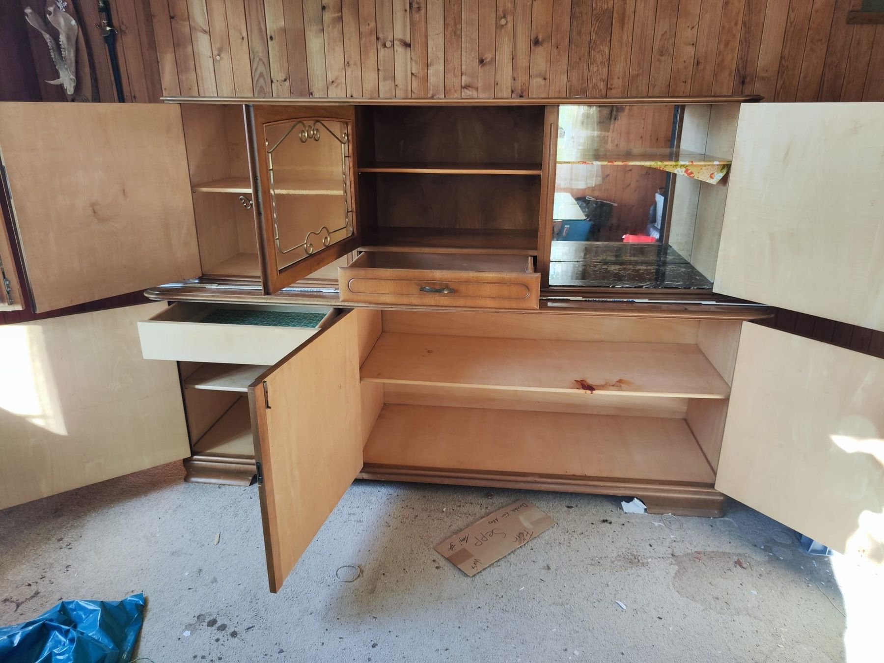 Credenze: antikes Buffet mit Glasvitrine – Usato da Stalden (Sarnen) venduto da tschudi04 3