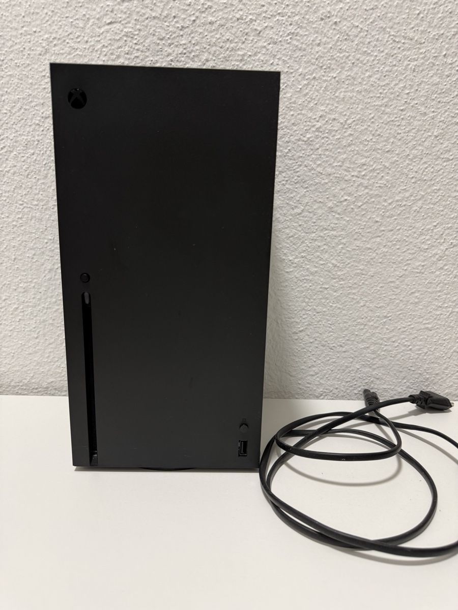 Microsoft Console: Xbox Series X 1TB + 2 Controller (inkl. Elite Controller) – Usato da Lyss venduto da rob_n999 2