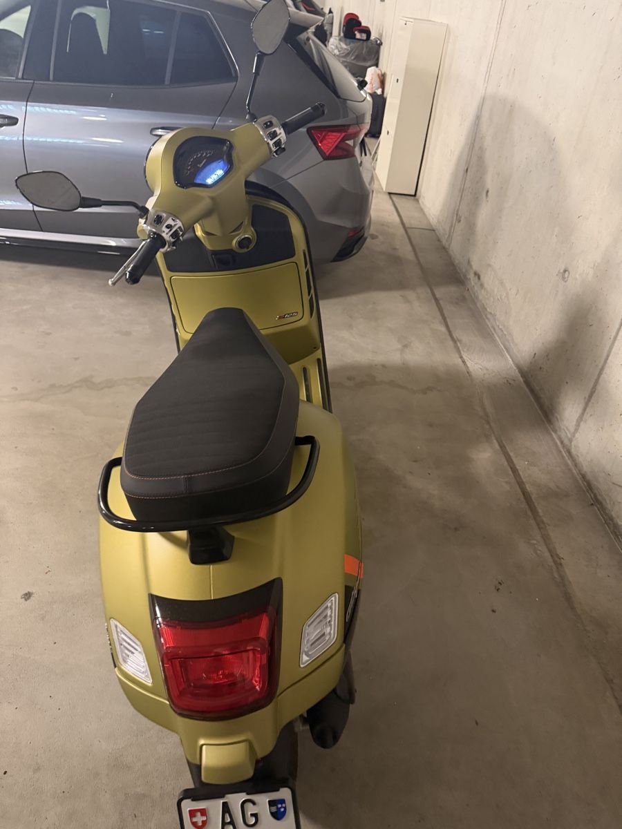 Piaggio Strasse: Vespa GTS 125 Roller mit Helm 2025 – Gebraucht aus Strengelbach von RaenAntikDesign 9