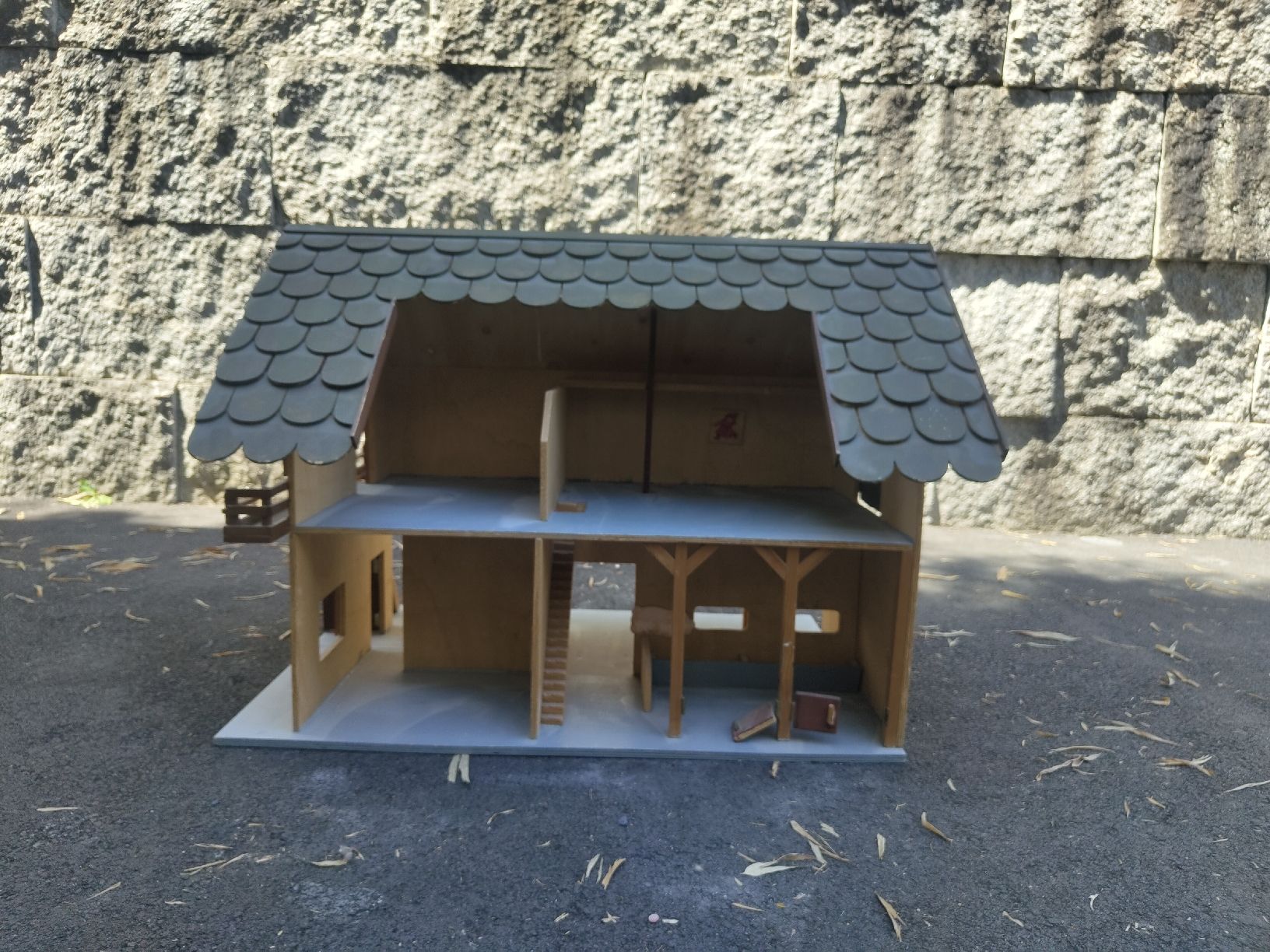 Puppenhäuser & -möbel: Handgemachtes Bauernhaus – Gebraucht aus horw von pasula_lu 2