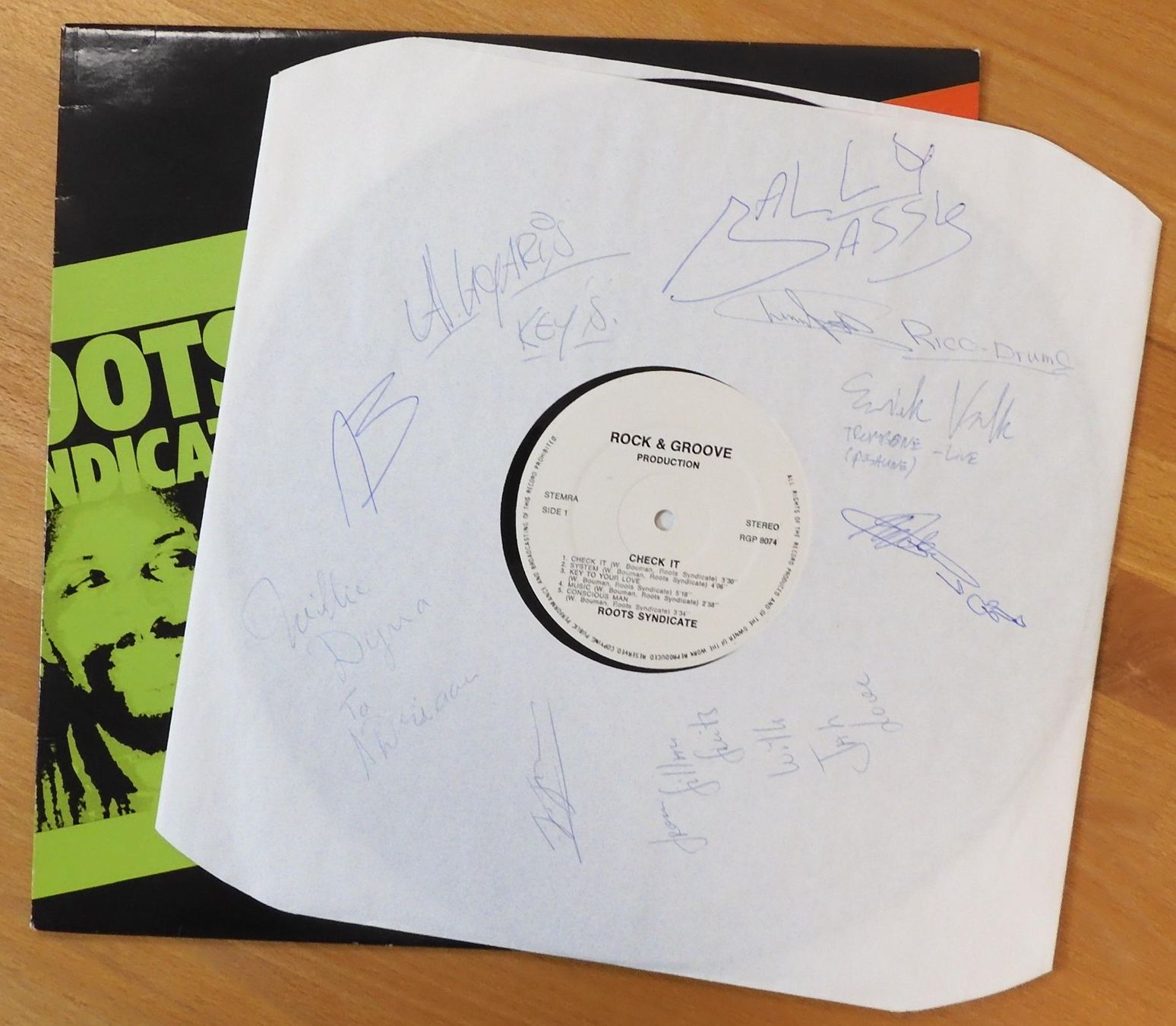 Dischi in vinile: Roots Syndicate - Check It (LP) Reggae – Usato da Zürich venduto da Pfluftl2000 1