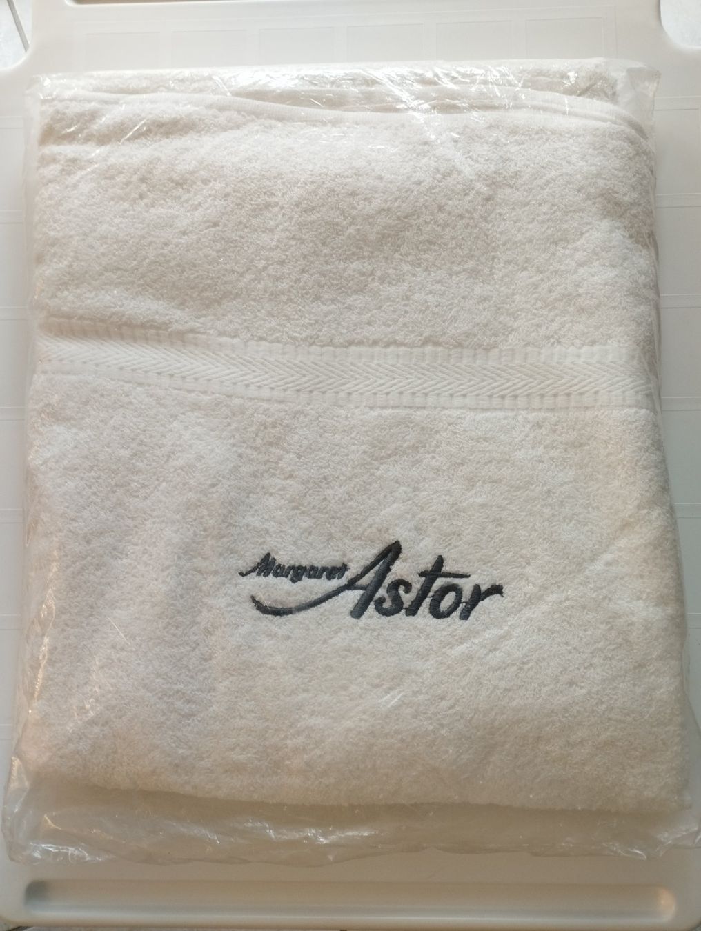 Teli da bagno: Badetuch Margaret Astor, originalverpackt, antik – Nuovo e nell'imballaggio originale da Ostermundigen venduto da Dinge1