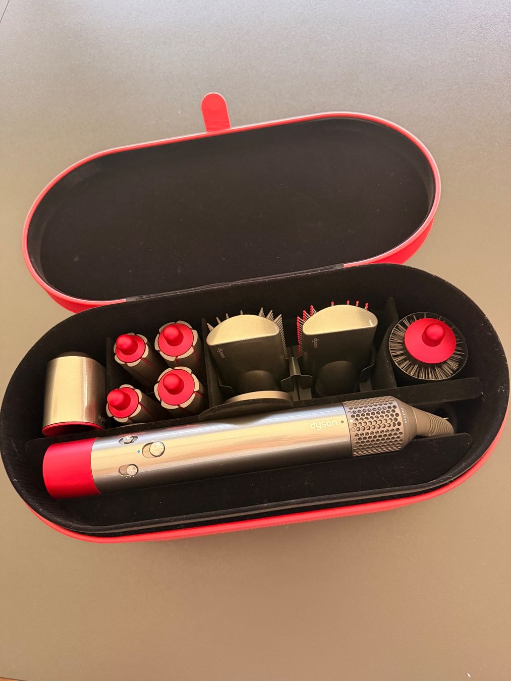 Dyson Föhn: Dyson Airwrap Complete Haarstyler – Gebraucht aus Niederteufen von Basil95