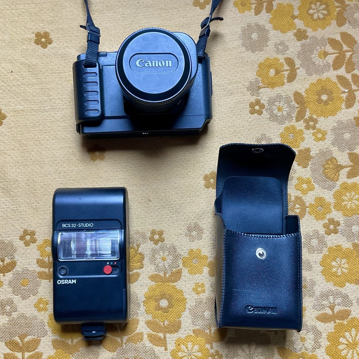 Canon Fotocamera: Canon T80 Set: Kamera, Blitz, Filter, Tasche – Usato da Endingen venduto da nathan05 5