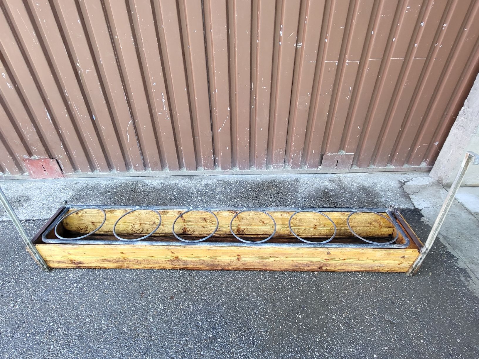 Futter: Futterkrippe Kälber – Gebraucht aus Oschwand von _retro_