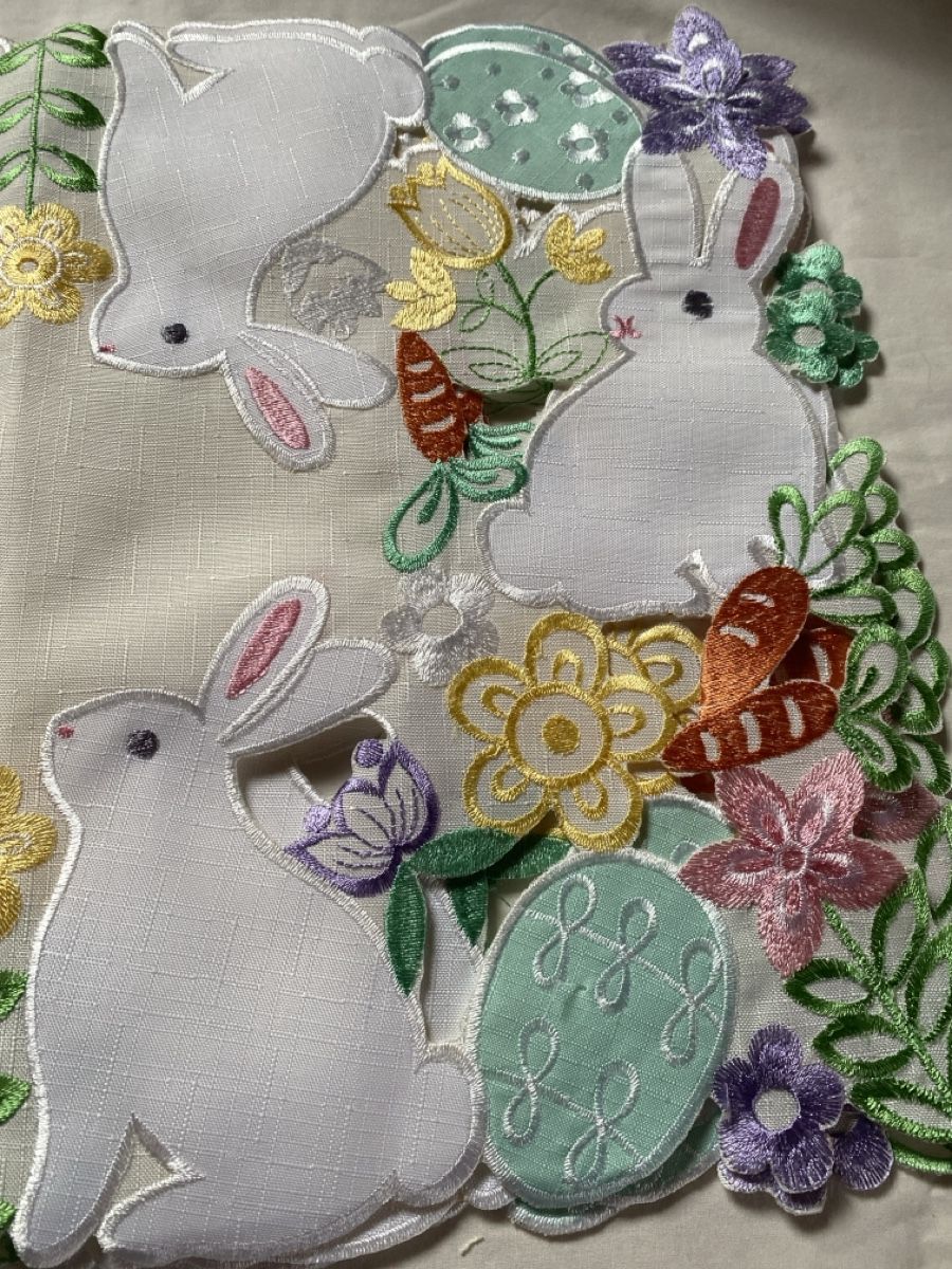 Autre linge de table: Easter 2x Placemats Embroidered Bunnies Spring table Decor – Neuf avec emballage d'origine à Buttikon SZ par Maxwelltime 1