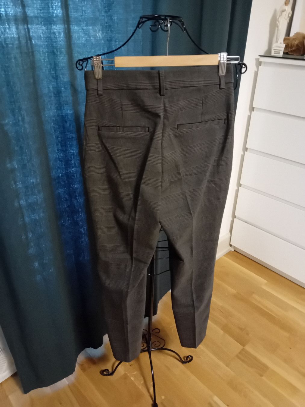 H&M Pantaloni: karo hose gr 36 – Nuovo (secondo la descrizione) da zürich venduto da janjaz 1