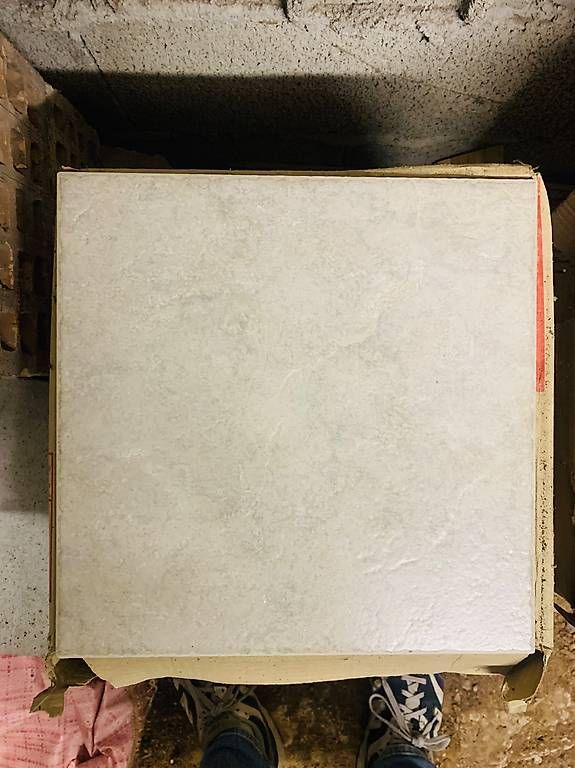 Bodenbeläge: Bodenplatten / Fliesen – Neu und originalverpackt aus Oberterzen von swi_l8wt