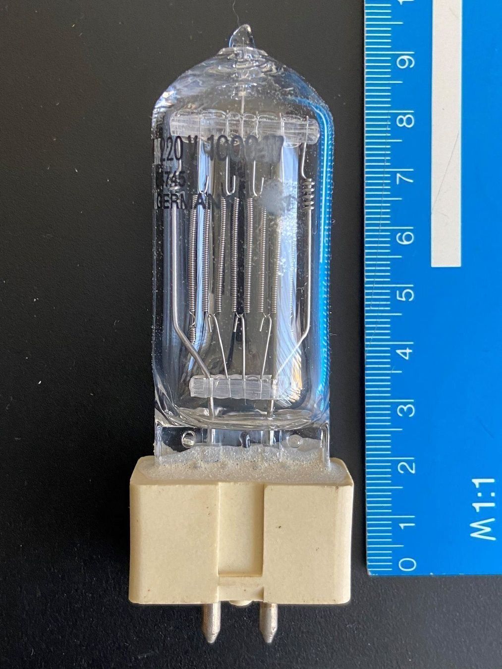 Lampes: OSRAM 64745 Halogen Lampe 220V GX9.5 – Neuf avec emballage d'origine à Unterengstringen par Lastchance 1