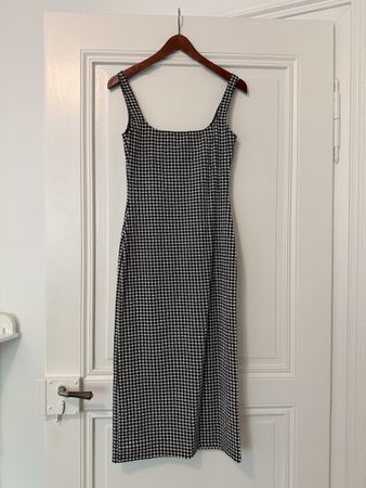 Midikleid aus dehnbarem Seersucker von Maryam Nassir Zadeh