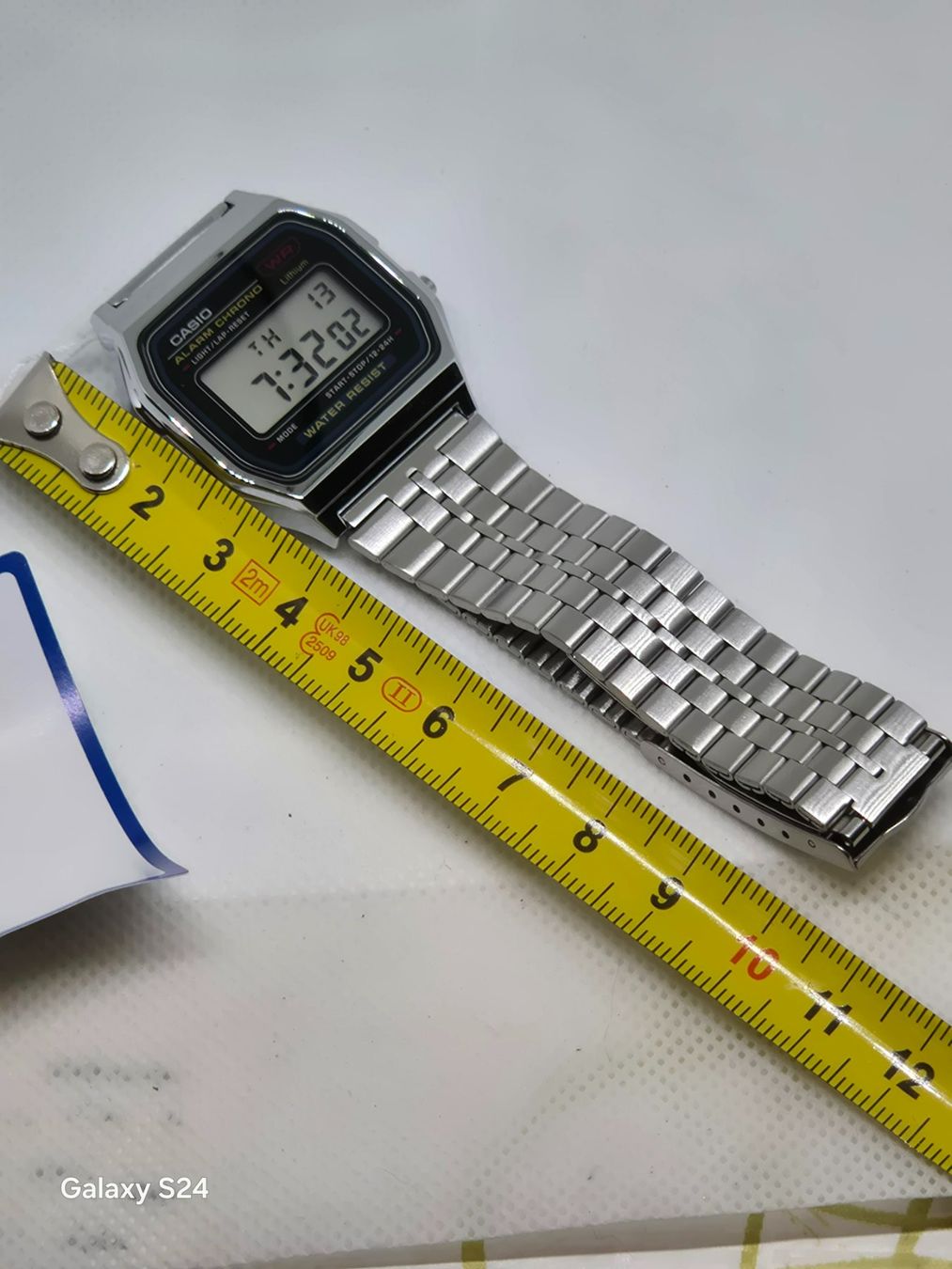 Casio Montres: Casio A168W Uhr, neu mit Originalverpackung – Neuf avec emballage d'origine à Losone par bal_gfp6 8