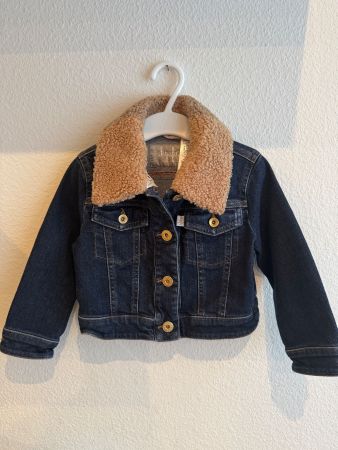 Süsse Jeansjacke mit Teddyfell-Kragen, Grösse f. 3 Jahre